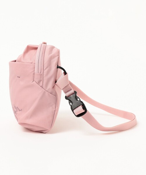 ARC'TERYX(アークテリクス)の「ARC'TERYX / Heliad Crossbody(ボディバッグ/ウエストポーチ・レディース・ピンク/オリーブ/ベージュ/インディゴブルー・ONE SIZE)」の6枚目の写真