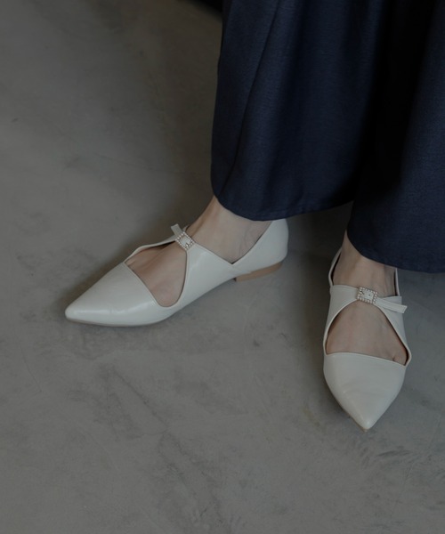 RODE SKO(ロデスコ)の「『MADE IN JAPAN』 パールポインテッドパンプス(パンプス・レディース・ブラック/アイボリー・23.5/22.5/24.5)」の1枚目の写真