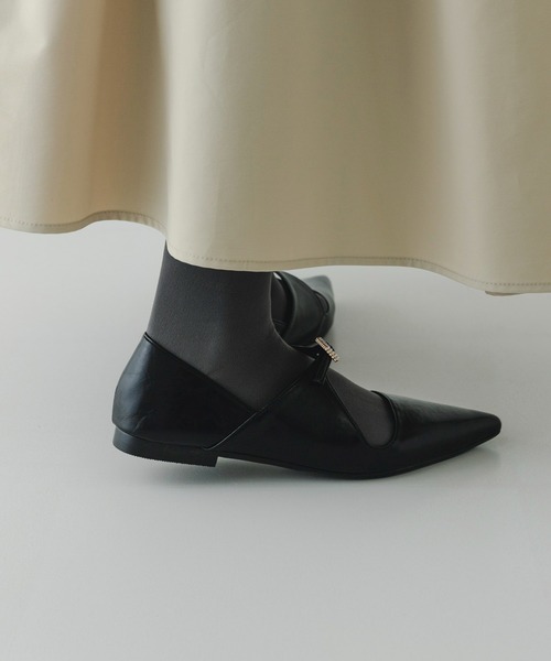 RODE SKO(ロデスコ)の「『MADE IN JAPAN』 パールポインテッドパンプス(パンプス・レディース・ブラック/アイボリー・23.5/22.5/24.5)」の14枚目の写真