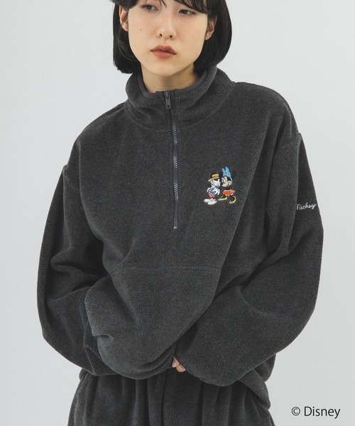 KBF（ケイビーエフ）の「別注/Disney/フリースカットソー（Tシャツ/カットソー・レディース・チャコールグレー/アイボリー・ONE）」の11枚目の写真