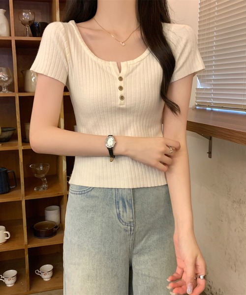 Girly Doll(ガーリードール)の「ヘンリーネック半袖リブニット(ニット/セーター・レディース・ベージュ/ブラック/ホワイト・FREE)」の9枚目の写真