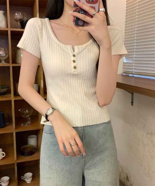 Girly Doll(ガーリードール)の「ヘンリーネック半袖リブニット(ニット/セーター・レディース・ベージュ/ブラック/ホワイト・FREE)」の15枚目の写真
