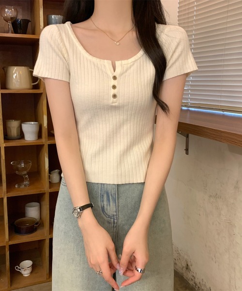 Girly Doll(ガーリードール)の「ヘンリーネック半袖リブニット(ニット/セーター・レディース・ベージュ/ブラック/ホワイト・FREE)」の8枚目の写真