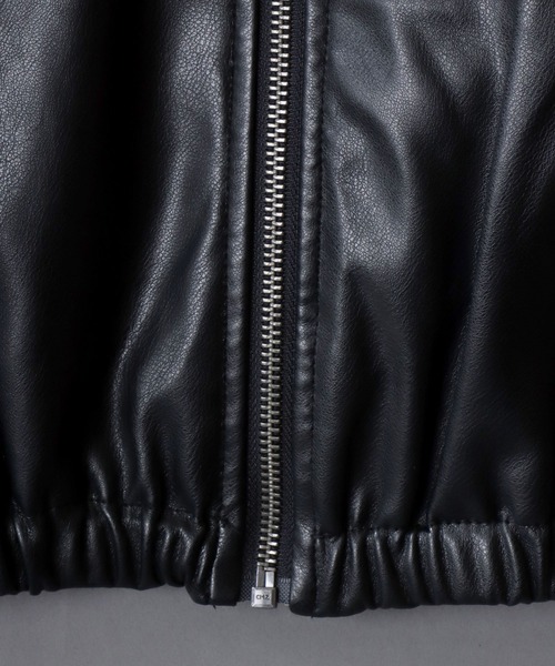SITRY(シトリー)の「Synthetic Leather Zip Hoodie/フェイクレザー ブルゾン ジップパーカー フーディー(ブルゾン・メンズ・ブラック/チャコール・M/L/LL)」の9枚目の写真