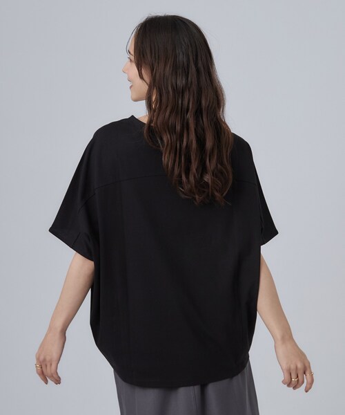 SHOO・LA・RUE(シューラルー)の「【ひんやり/体型カバー】インせず着られる 上品見えのドルマントップス(Tシャツ/カットソー・レディース・ホワイト/チャコールグレー/ブラック/イエロー系その他/ブラウン系その他/ピンク系その他・00)」の17枚目の写真