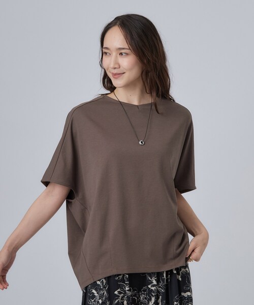 SHOO・LA・RUE(シューラルー)の「【ひんやり/体型カバー】インせず着られる 上品見えのドルマントップス(Tシャツ/カットソー・レディース・ホワイト/チャコールグレー/ブラック/イエロー系その他/ブラウン系その他/ピンク系その他・00)」の20枚目の写真