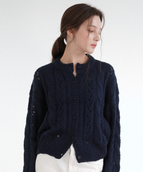 VLETI(ブレッティ)の「Alpaca Cable Skashi Knit Cardigan (Navy)(カーディガン/ボレロ・レディース・ネイビー・FREE)」の2枚目の写真