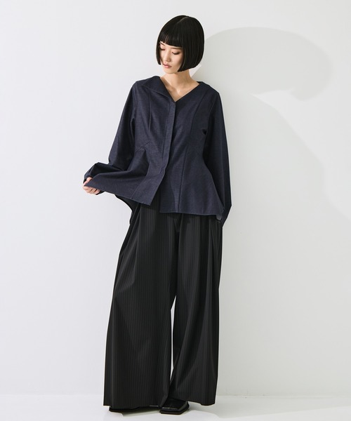 STUDIOUS(ステュディオス)の「Form Peplum Tops(Tシャツ/カットソー・レディース・ダークインディゴブルー/ブラック・FREE)」の4枚目の写真
