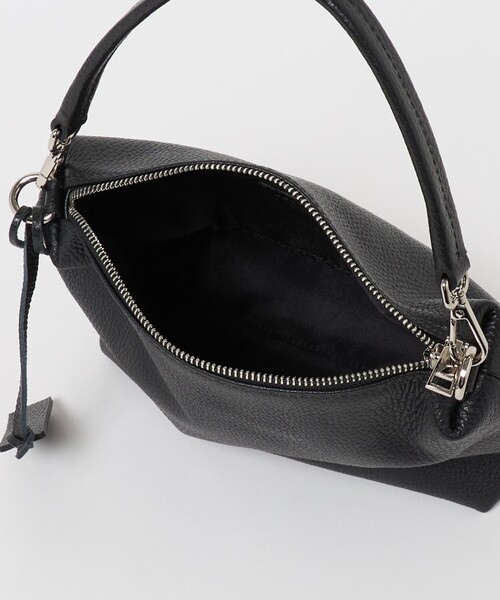 BEAUTY&YOUTH UNITED ARROWS（ビューティーアンドユースユナイテッドアローズ）の「＜LA UNIQA＞スクエア ショルダー バッグ（ショルダーバッグ・メンズ・ブラック・FREE）」の9枚目の写真