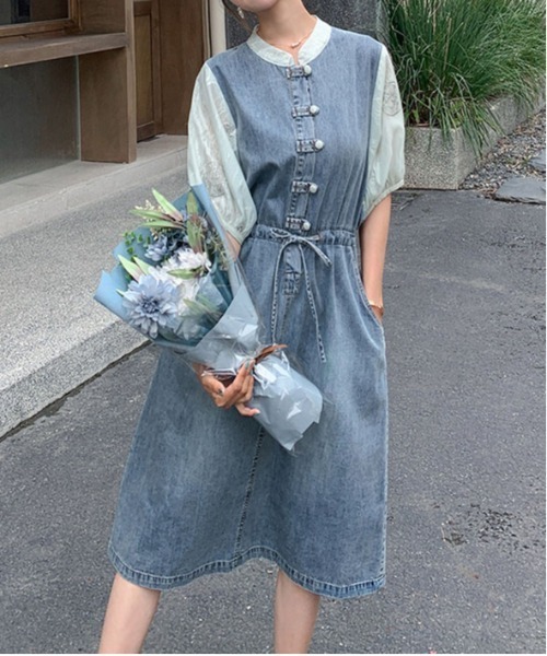 &soiree(アンドソワレ)の「シースルーボリュームスリーブ切り替えデニムワンピース(ワンピース・レディース・ブルー・SMALL/MEDIUM/LARGE/X-LARGE)」の2枚目の写真