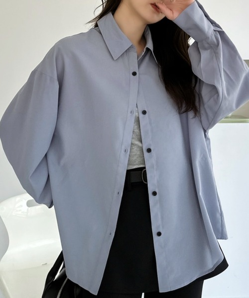 TREOVER(トレオーバー)の「軽やかに羽織れるジョーゼットオーバーサイズシャツ(シャツ/ブラウス・レディース・オフホワイト/ブラック/チャコールグレー/ライトブルー・FREE)」の9枚目の写真