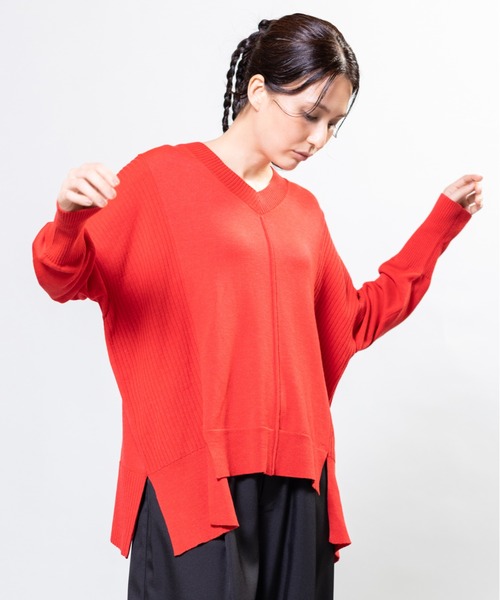 OSMOSIS(オズモーシス)の「切替Vネックニットプルオーバー(ニット/セーター・レディース・ダークブラウン/ベージュ/ブラック/レッド・ONE SIZE)」の4枚目の写真