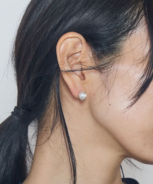 1er Arrondissement(プルミエアロンディスモン)の「<Lemme./レム>"Samsara Pearl"ピアス(ピアス(両耳用)・レディース・シルバー・FREE)」の1枚目の写真