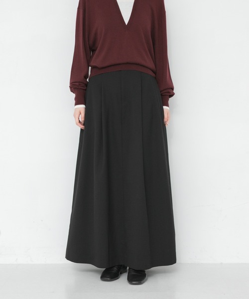 URBAN RESEARCH(アーバンリサーチ)の「new basic CLEAN VOLUME SKIRT(スカート・レディース・ブラック/ネイビー・38/36)」の1枚目の写真