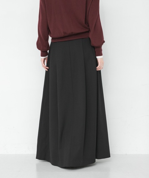 URBAN RESEARCH(アーバンリサーチ)の「new basic CLEAN VOLUME SKIRT(スカート・レディース・ブラック/ネイビー・38/36)」の3枚目の写真