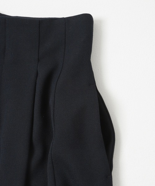 URBAN RESEARCH(アーバンリサーチ)の「new basic CLEAN VOLUME SKIRT(スカート・レディース・ブラック/ネイビー・38/36)」の14枚目の写真