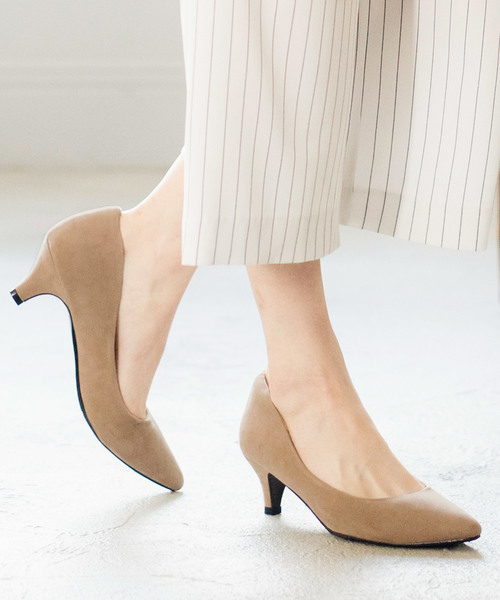 KOBE LETTUCE（コウベレタス）の「5cmヒールクッションポインテッドトゥパンプス（パンプス・レディース・ベージュ系その他/ブルー系その他/ベージュ系その他2/ブラック系その他2/ブラック系その他/レッド系その他/イエロー系その他2/ブラック系その他3/ベージュ系その他3/ピンク系その他/イエロー系その他/グリーン系その他/ピンク系その他2/サックスブルー/イエロー系その他3/ブラウン/ラベンダー/オレンジ/パープル系その他/レッド系その他2/レモンイエロー/ミント/グリーン系その他2/ベージュ系その他4/イエロー系その他4/ライトベージュ/グリーン系その他3・X-LARGE/XX-LARGE/LARGE/SMALL/MEDIUM/X-SMALL）」の9枚目の写真