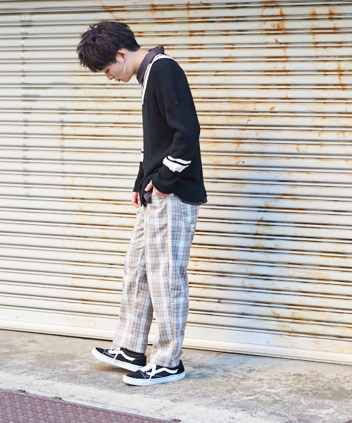 kutir（クティール）の「【ルーズシルエット】 チルデンニット プルオーバー S/S（ニット/セーター・メンズ・ホワイト/ブラック/ベージュ/ブラック系その他・MEDIUM/LARGE）」の13枚目の写真