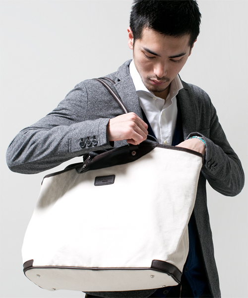 NANO universe(ナノユニバース)の「コットンキャンバスレザーコンビトート(トートバッグ・メンズ・ブラック/ナチュラル/ネイビー/イエロー/レッド・FREE)」の8枚目の写真