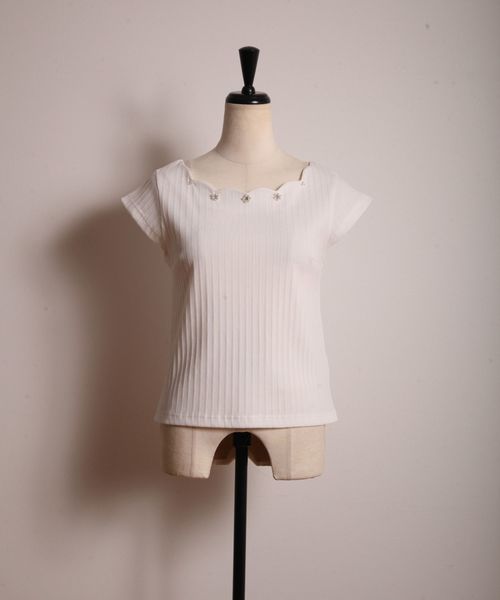 tocco closet(トッコ クローゼット)の「フラワーパールビジュー付きスカラネックリブトップス(その他トップス・レディース・ネイビー/ピンク/オフホワイト・M)」の5枚目の写真