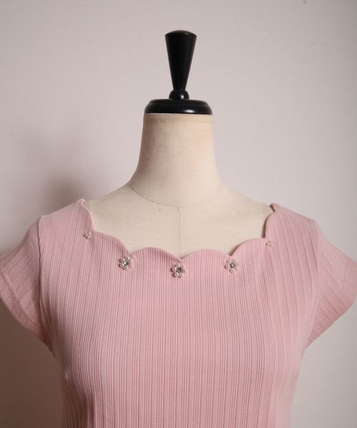 tocco closet(トッコ クローゼット)の「フラワーパールビジュー付きスカラネックリブトップス(その他トップス・レディース・ネイビー/ピンク/オフホワイト・M)」の10枚目の写真