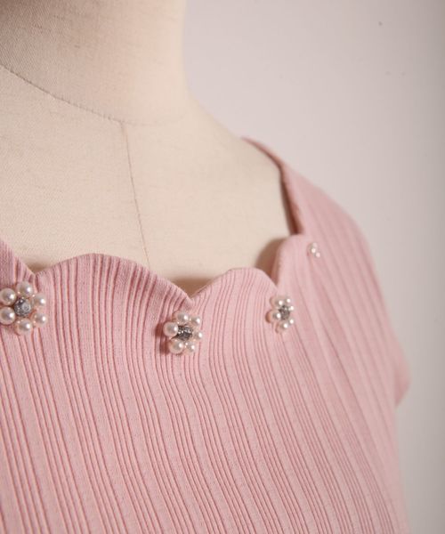 tocco closet(トッコ クローゼット)の「フラワーパールビジュー付きスカラネックリブトップス(その他トップス・レディース・ネイビー/ピンク/オフホワイト・M)」の14枚目の写真