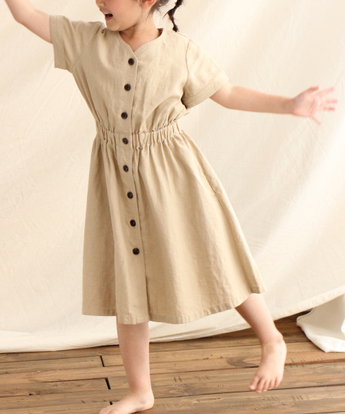 LOWRYS FARM（ローリーズファーム）の「アサコンマエボタンワンピース　840319（ワンピース・キッズ・ベージュ/ブラウン/アイボリー・120/130/140）」の3枚目の写真