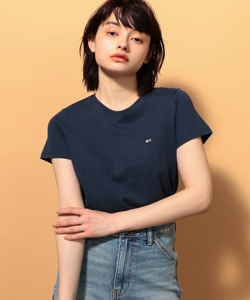 tommy jeans(トミー ジーンズ)の「ワンポイント ベーシック クルーネック Tシャツ(Tシャツ/カットソー・レディース・ホワイト/ブラック/ネイビー・SMALL/MEDIUM/X-SMALL)」の3枚目の写真