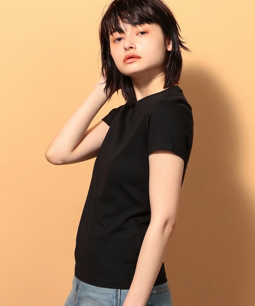 tommy jeans(トミー ジーンズ)の「ワンポイント ベーシック クルーネック Tシャツ(Tシャツ/カットソー・レディース・ホワイト/ブラック/ネイビー・SMALL/MEDIUM/X-SMALL)」の9枚目の写真