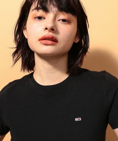 tommy jeans(トミー ジーンズ)の「ワンポイント ベーシック クルーネック Tシャツ(Tシャツ/カットソー・レディース・ホワイト/ブラック/ネイビー・SMALL/MEDIUM/X-SMALL)」の10枚目の写真