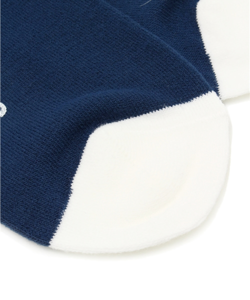 Ray BEAMS（レイビームス）の「●White Mountaineering / WHITEロゴ ソックス（ソックス/靴下・レディース・ホワイト/ネイビー・ONE SIZE）」の4枚目の写真