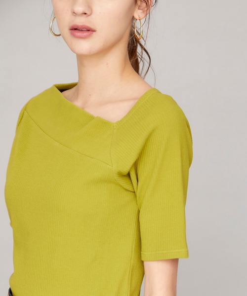 STUDIOUS(ステュディオス)の「【STUDIOUS】アシンメトリーネック リブトップス(Tシャツ/カットソー・レディース・ブラック/グリーン・FREE)」の13枚目の写真