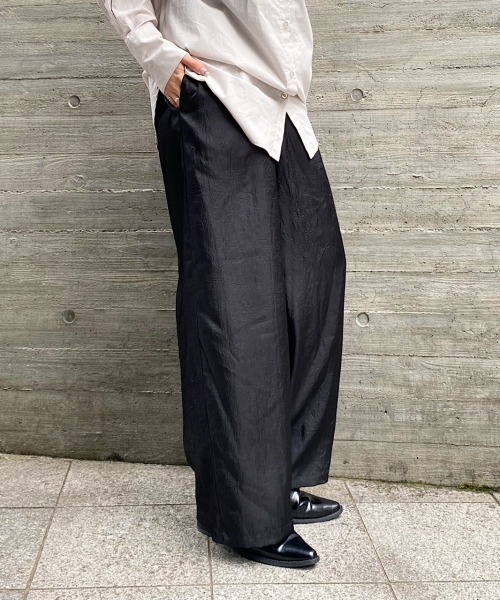 PAGEBOY（ページボーイ）の「クラッシュサテンパンツ（その他パンツ・レディース・ライム/ブラック/グレイッシュベージュ・FREE）」の8枚目の写真