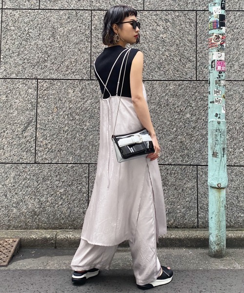 PAGEBOY（ページボーイ）の「クラッシュサテンパンツ（その他パンツ・レディース・ライム/ブラック/グレイッシュベージュ・FREE）」の12枚目の写真