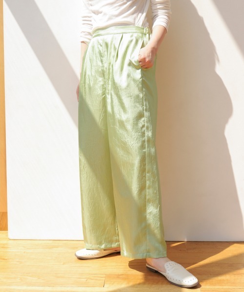 PAGEBOY（ページボーイ）の「クラッシュサテンパンツ（その他パンツ・レディース・ライム/ブラック/グレイッシュベージュ・FREE）」の15枚目の写真