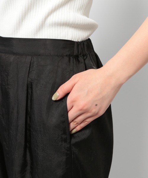 PAGEBOY（ページボーイ）の「クラッシュサテンパンツ（その他パンツ・レディース・ライム/ブラック/グレイッシュベージュ・FREE）」の20枚目の写真