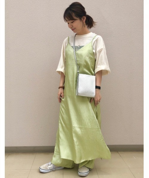 PAGEBOY（ページボーイ）の「クラッシュサテンパンツ（その他パンツ・レディース・ライム/ブラック/グレイッシュベージュ・FREE）」の4枚目の写真