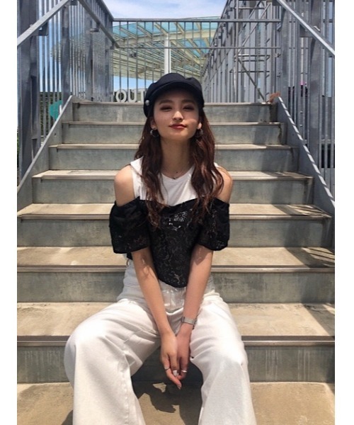 AZUL by moussy（アズールバイマウジー）の「EASY DENIM WIDE/イージーデニムワイド（デニムパンツ・レディース・ホワイト/ライトブルー・MEDIUM/SMALL）」の5枚目の写真