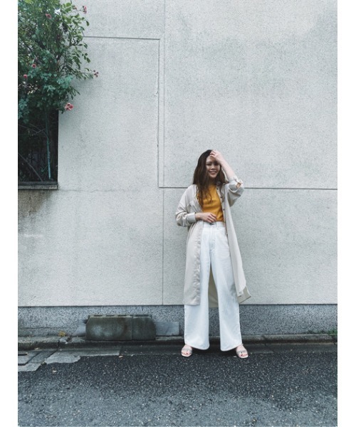 AZUL by moussy（アズールバイマウジー）の「EASY DENIM WIDE/イージーデニムワイド（デニムパンツ・レディース・ホワイト/ライトブルー・MEDIUM/SMALL）」の6枚目の写真