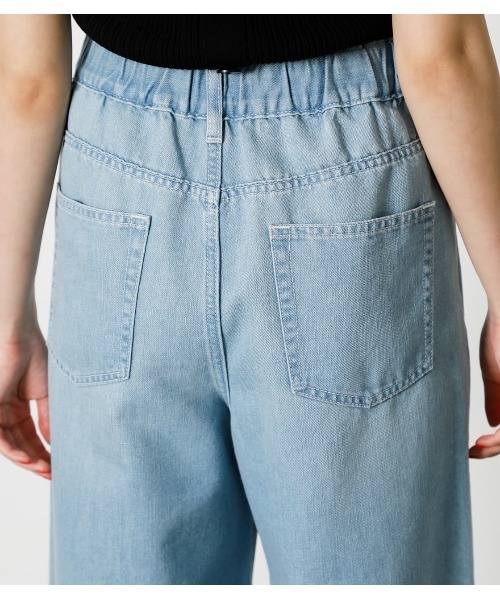 AZUL by moussy（アズールバイマウジー）の「EASY DENIM WIDE/イージーデニムワイド（デニムパンツ・レディース・ホワイト/ライトブルー・MEDIUM/SMALL）」の9枚目の写真