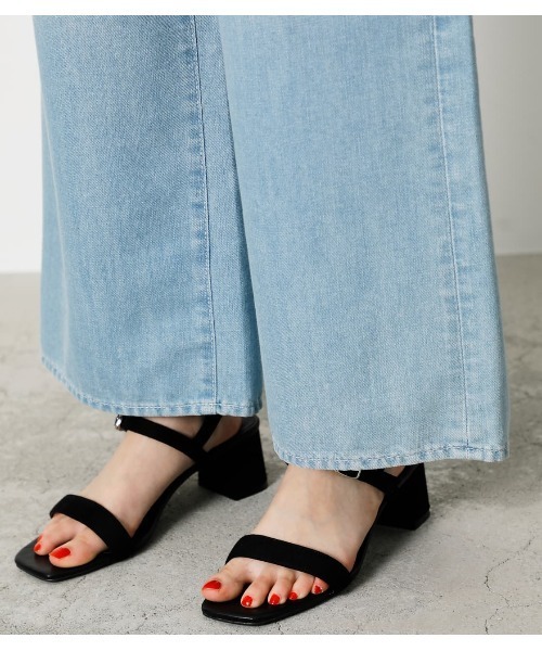 AZUL by moussy（アズールバイマウジー）の「EASY DENIM WIDE/イージーデニムワイド（デニムパンツ・レディース・ホワイト/ライトブルー・MEDIUM/SMALL）」の8枚目の写真