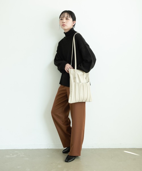 Aunt Marie's（アントマリーズ）の「【A4対応】レザープリーツトートバッグ /AUNT MARIE'S（トートバッグ・レディース・ブラック/グリーン/アイボリー・FREE）」の10枚目の写真