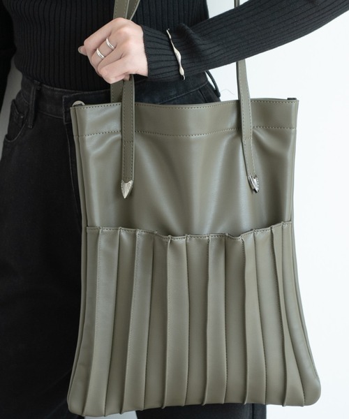 Aunt Marie's（アントマリーズ）の「【A4対応】レザープリーツトートバッグ /AUNT MARIE'S（トートバッグ・レディース・ブラック/グリーン/アイボリー・FREE）」の17枚目の写真