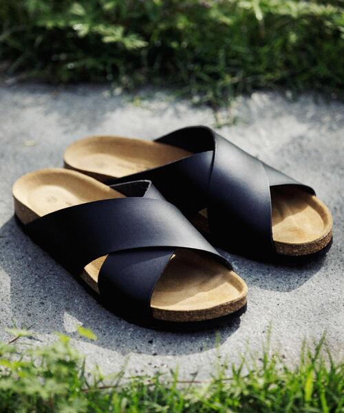 green label relaxing（グリーンレーベルリラクシング）の「別注 [ センシーロ ] SENCILLO × GLR クロス サンダル（サンダル・メンズ・ブラック/ベージュ・42/41/43）」の2枚目の写真