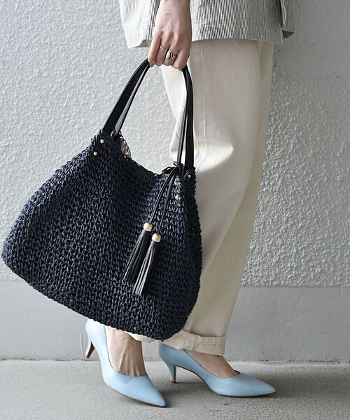 SHIPS any(シップス エニィ)の「【WEB限定】SHIPS any: コマアミ トート(トートバッグ・レディース・ブラック/ネイビー/ピンク/キャメル/グリーン/ブラウン/ライトグレー/ブルー/ライトブラウン/ラベンダー・ONE SIZE)」の6枚目の写真