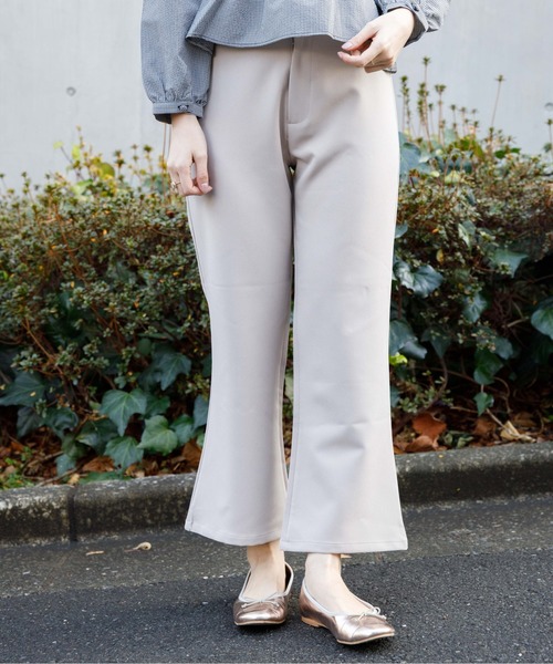 flower（フラワー）の「デイリーフレアパンツ（その他パンツ・レディース・ベージュ/グレー・FREE）」の2枚目の写真