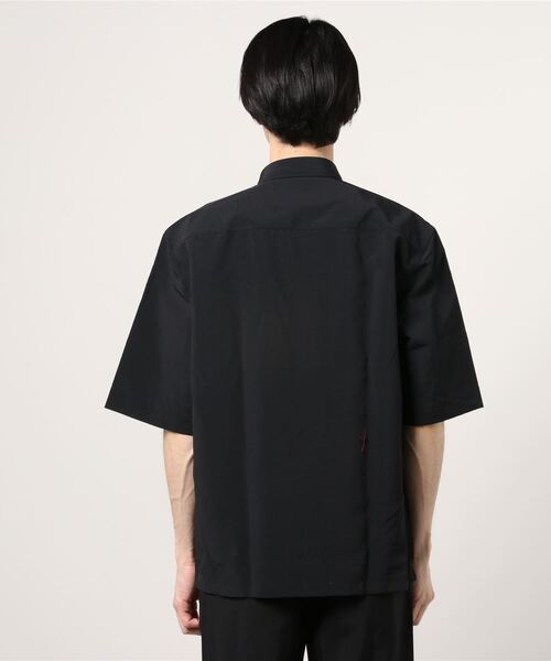 HUGO(ヒューゴ)の「3Dポケット オーバーサイズフィット シャツ(シャツ/ブラウス・メンズ・ブラック・L/XL/XS/M/S)」の2枚目の写真