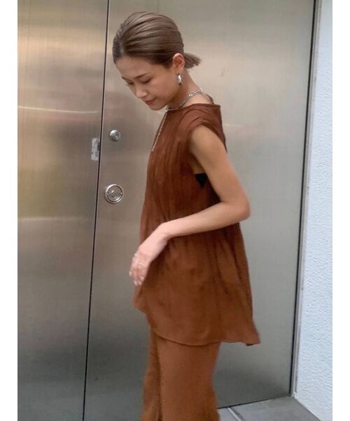 MURUA（ムルーア）の「ラウンドワッシャーチュニック（シャツ/ブラウス・レディース・ブラック/ベージュ/ブラウン・FREE）」の9枚目の写真