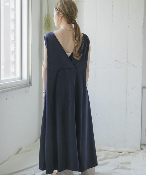 ITEMS URBANRESEARCH（アイテムズ アーバンリサーチ）の「Vネックマキシワンピース（ワンピース・レディース・グレー/グレー系その他/ネイビー・FREE）」の14枚目の写真