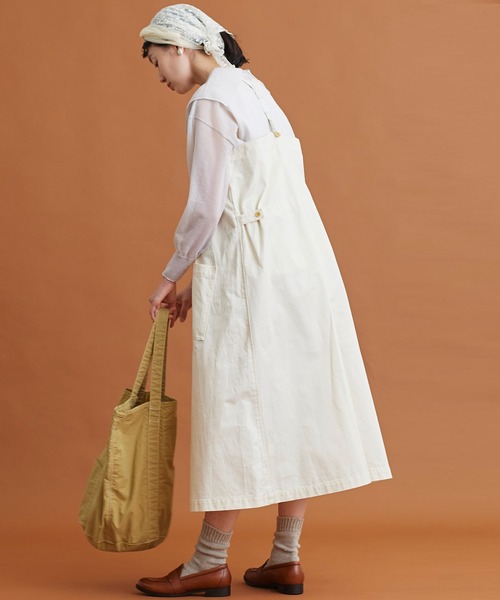 Malle（マル）の「malle 高密度コンパクトチノ　サロペットスカート（ジャンパースカート・レディース・チャコールグレー/キナリ/グリーン・FREE）」の8枚目の写真